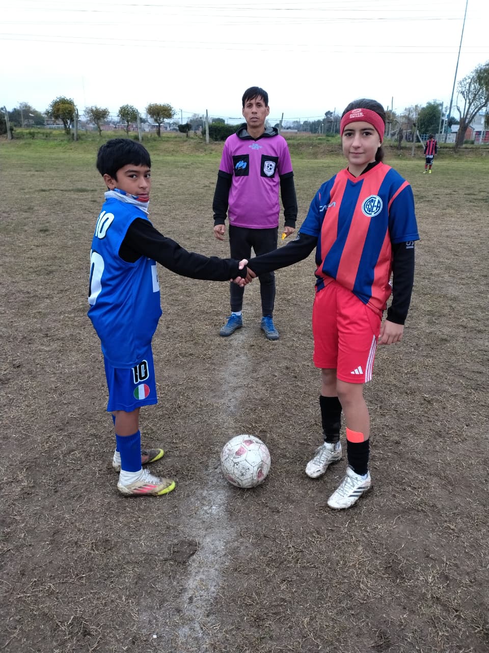 Saludo entre capitanes
